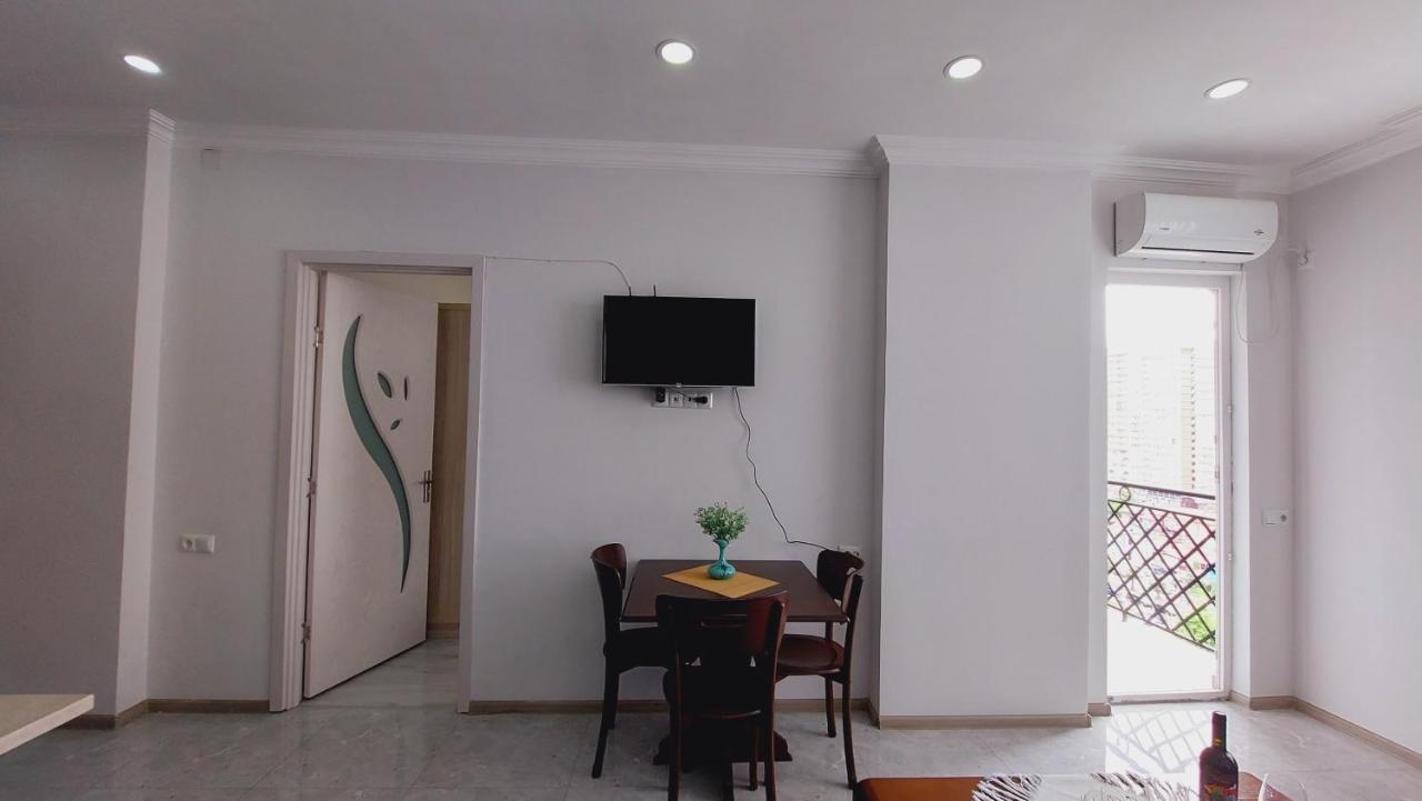 באטומי Irakli Sweet Home מראה חיצוני תמונה